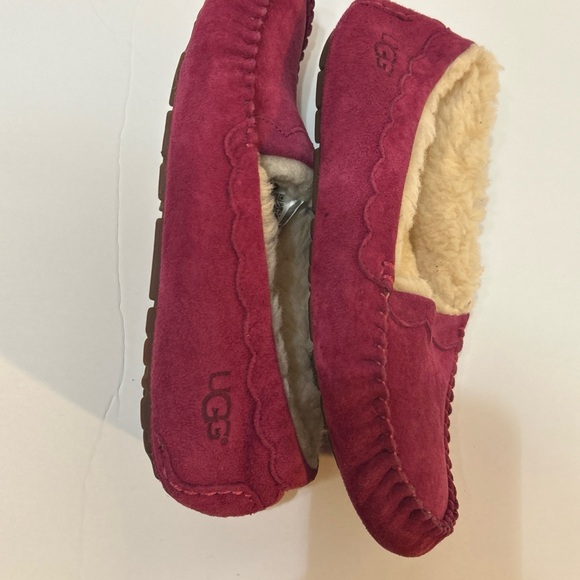 UGG Red Suede Women's Moccasins - Picture 10 of 16